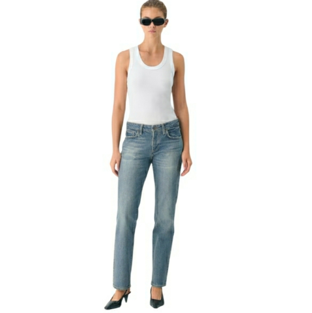 Aritzia Women's Straight Leg Jeans in Light Blue Wash